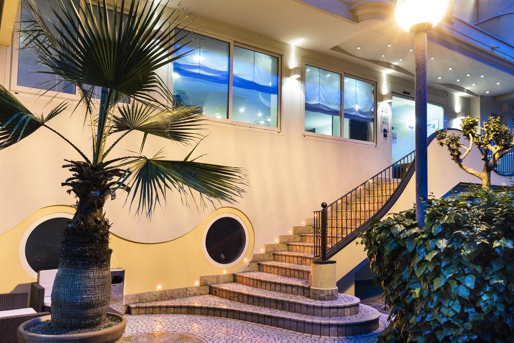 Residence Queen Rimini Exterior photo